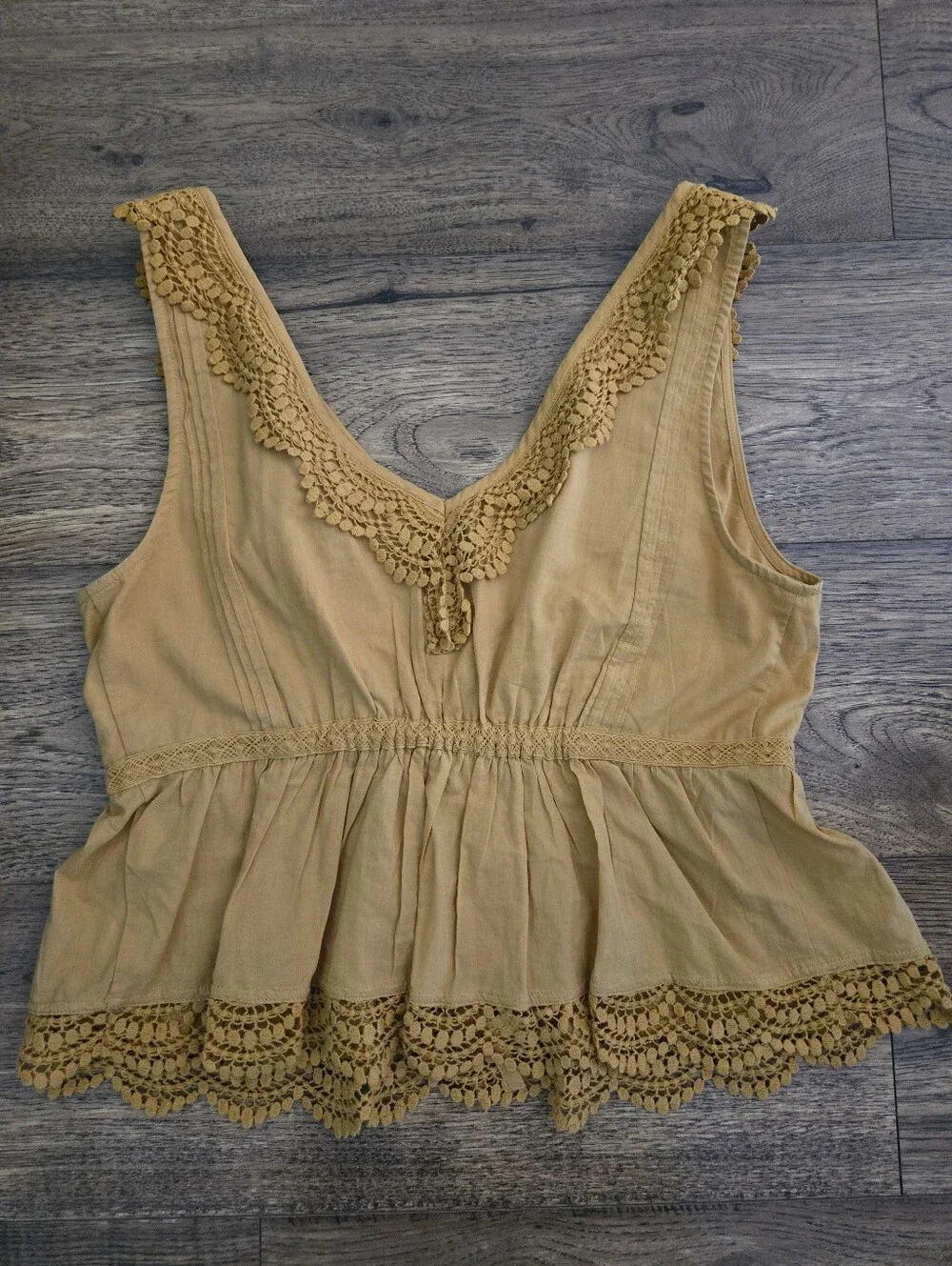 Abercrombie & Fitch Mustard Lace-Trim V-Neck Camisole - Picture 4 of 4